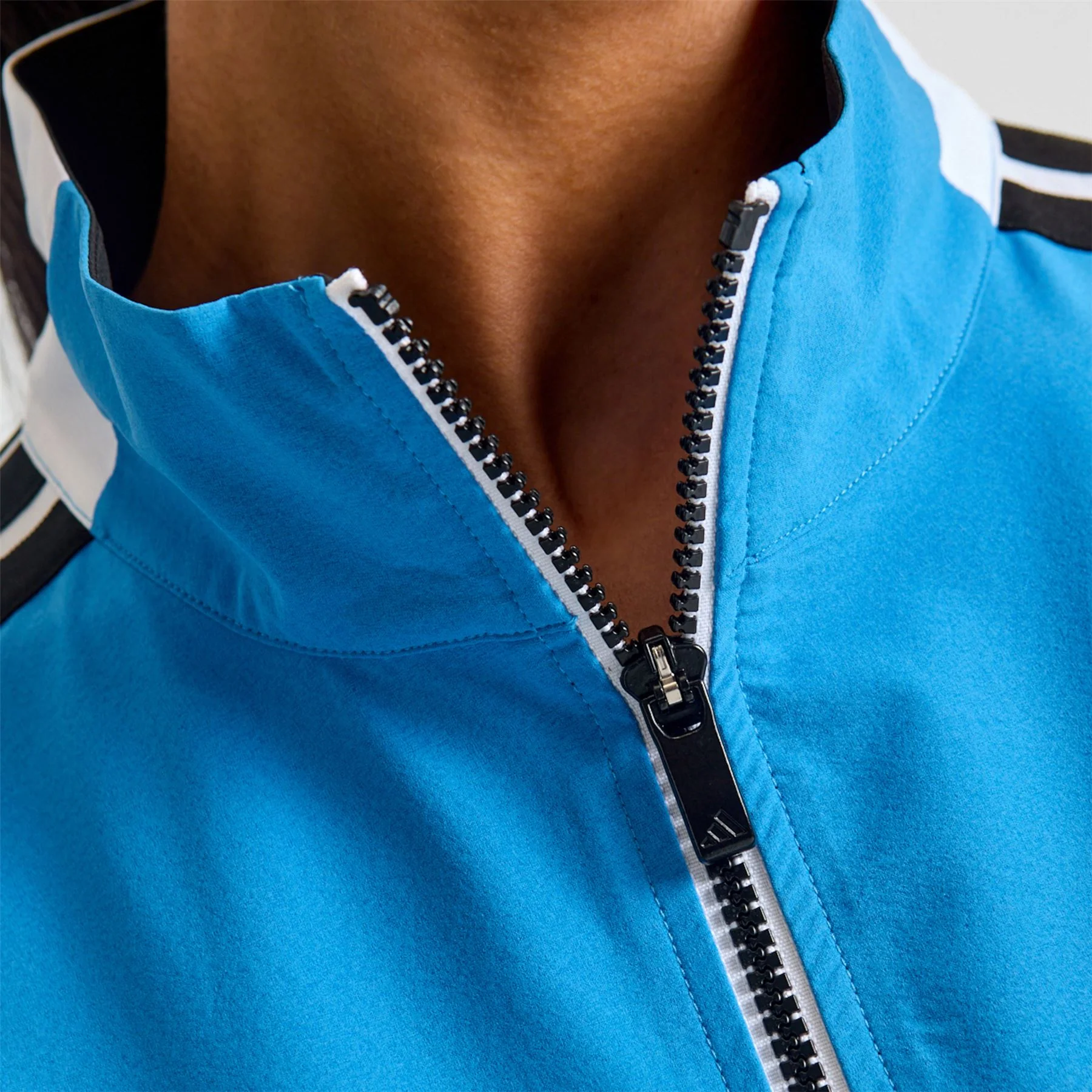Beyond The Course Colour Block Twistweave Full Zip Jacket Lucid Ray Blue - Image 6