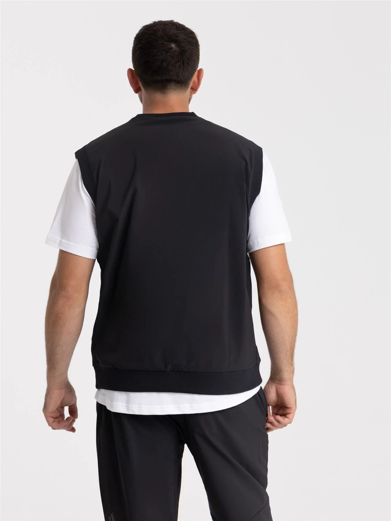 Beyond Twistweave Loose Gilet Black - Image 3