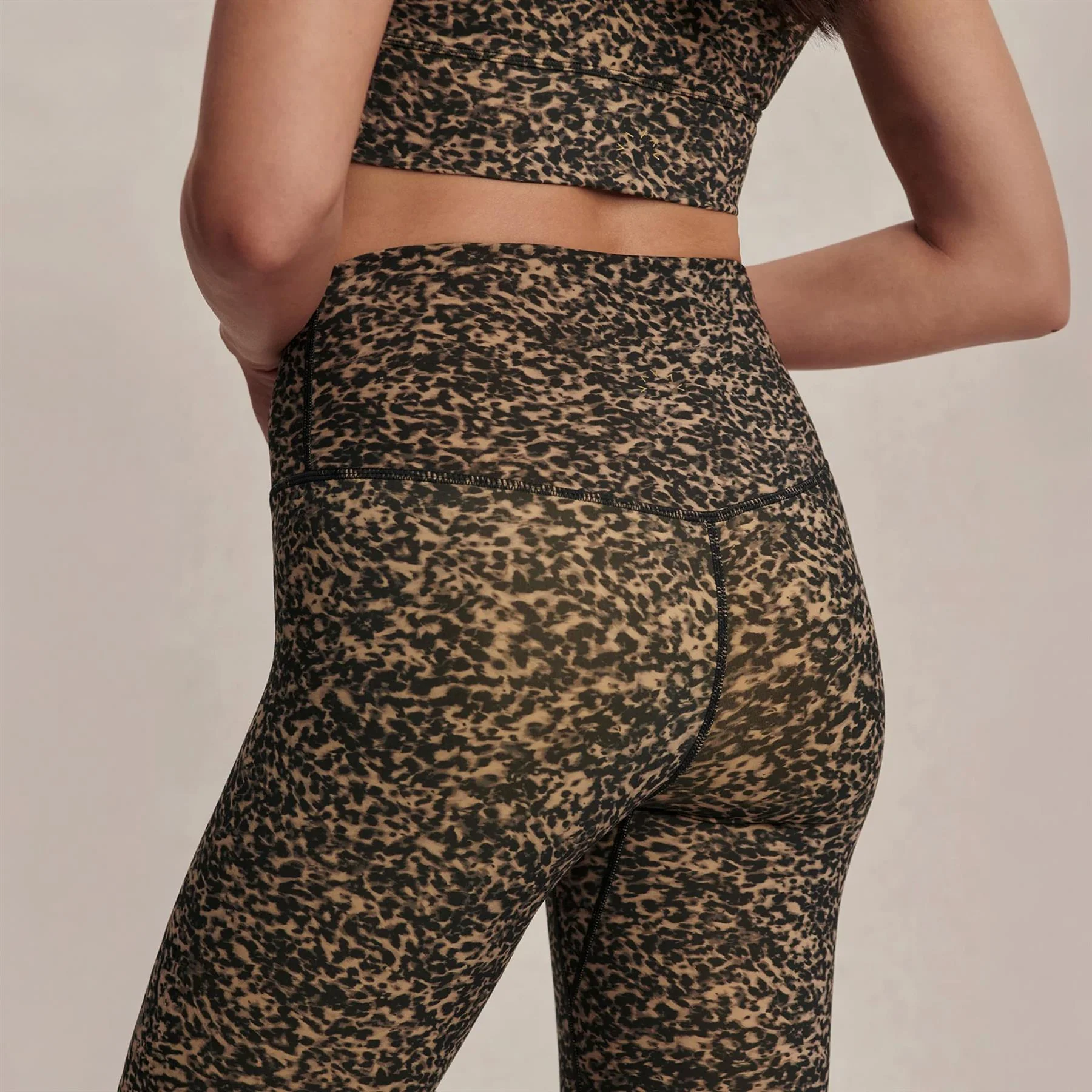 Freesoft High Rise 25 Inch Leggings Prairie Sand Cheetah - Image 3