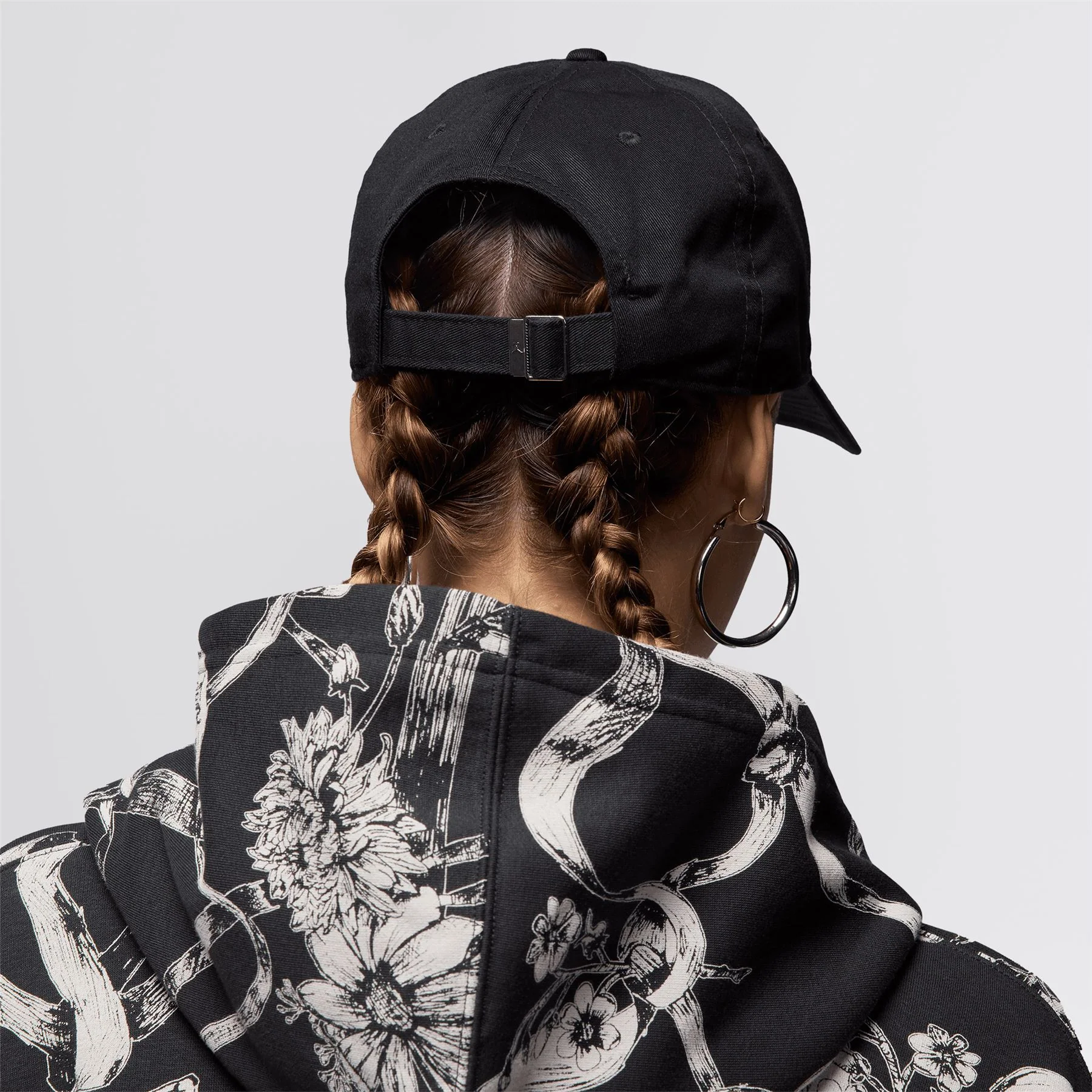 Jordan Club Unstructured Curved-Bill Hat Black/White - Image 5