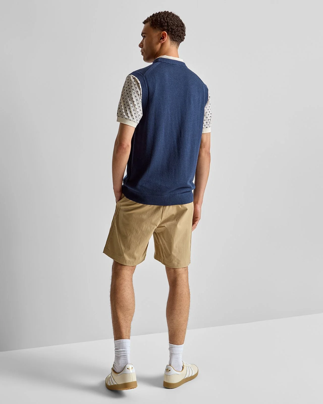 Originals Cashmere Vest Night Indigo - Image 4
