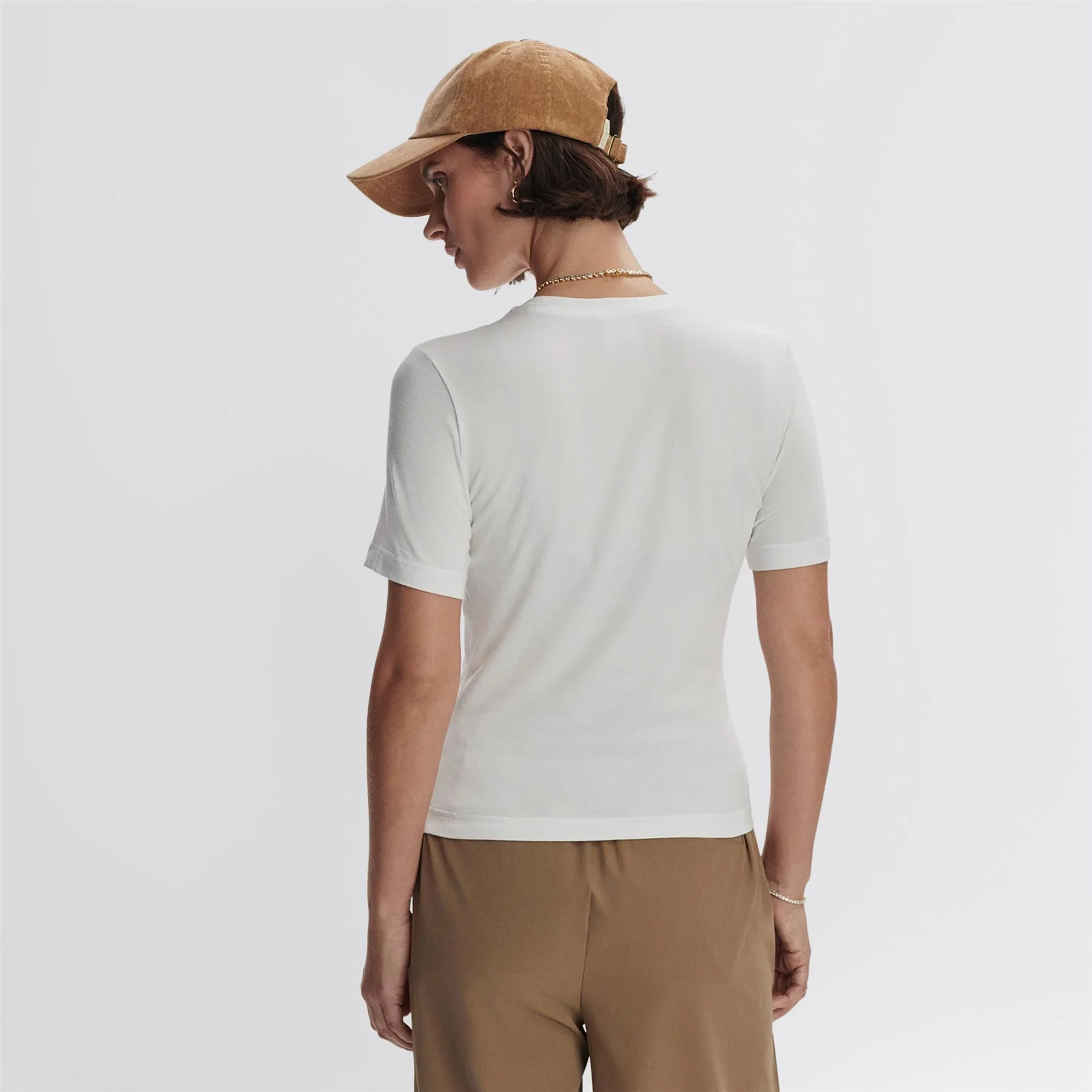 Regina Fitted Tee White - Image 3