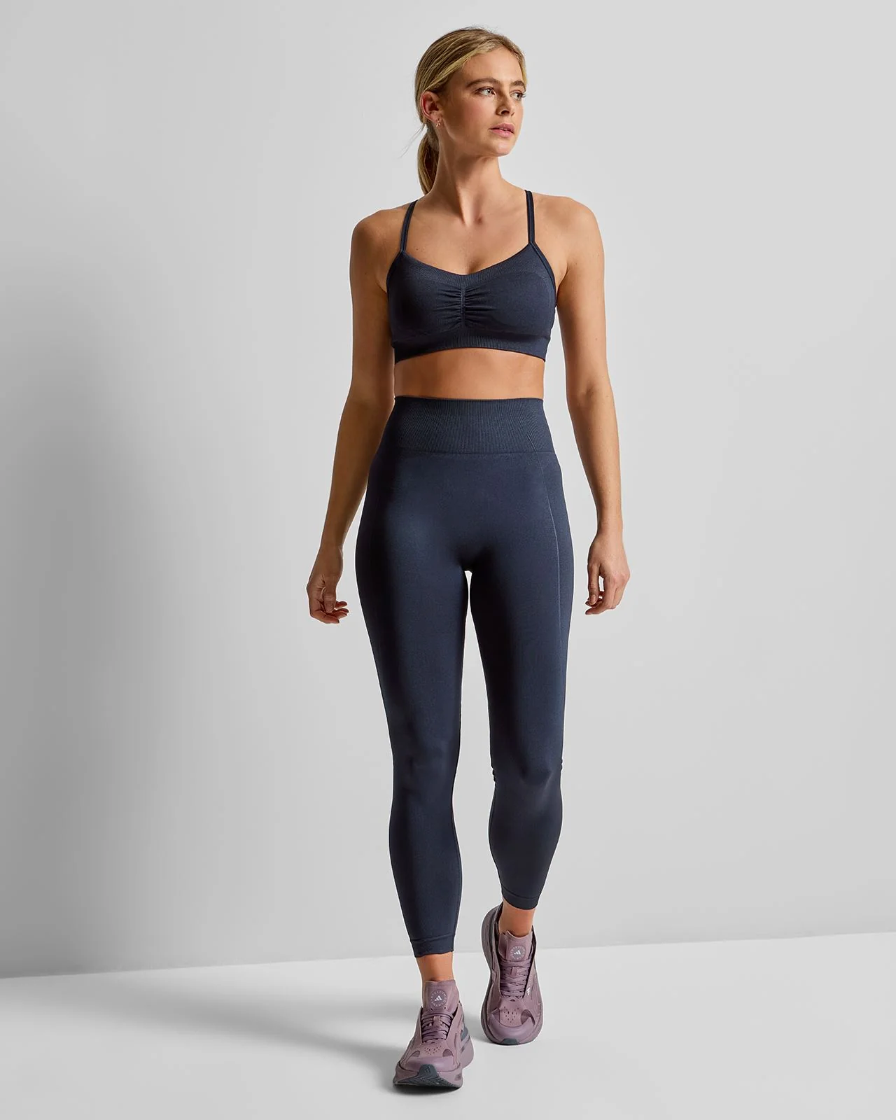 Seamless Yoga Bra Legend Ink - Image 3