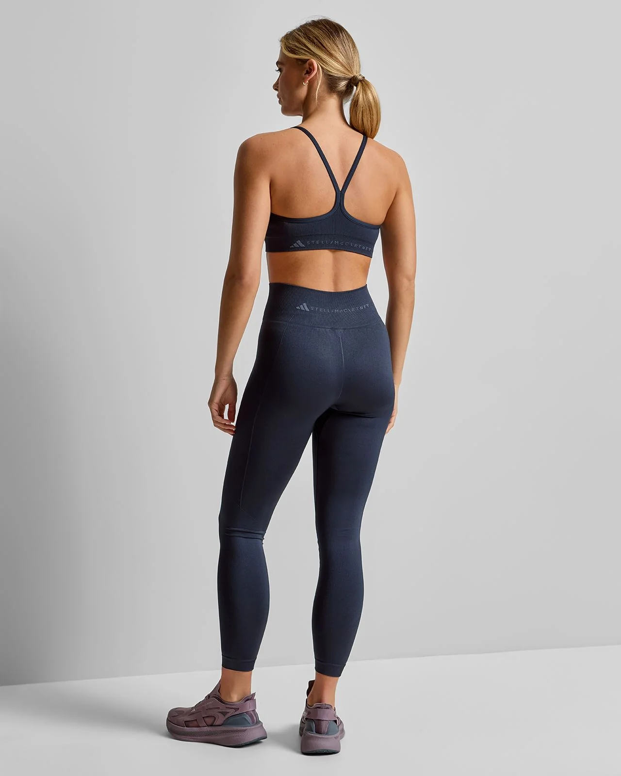 Seamless Yoga Bra Legend Ink - Image 4