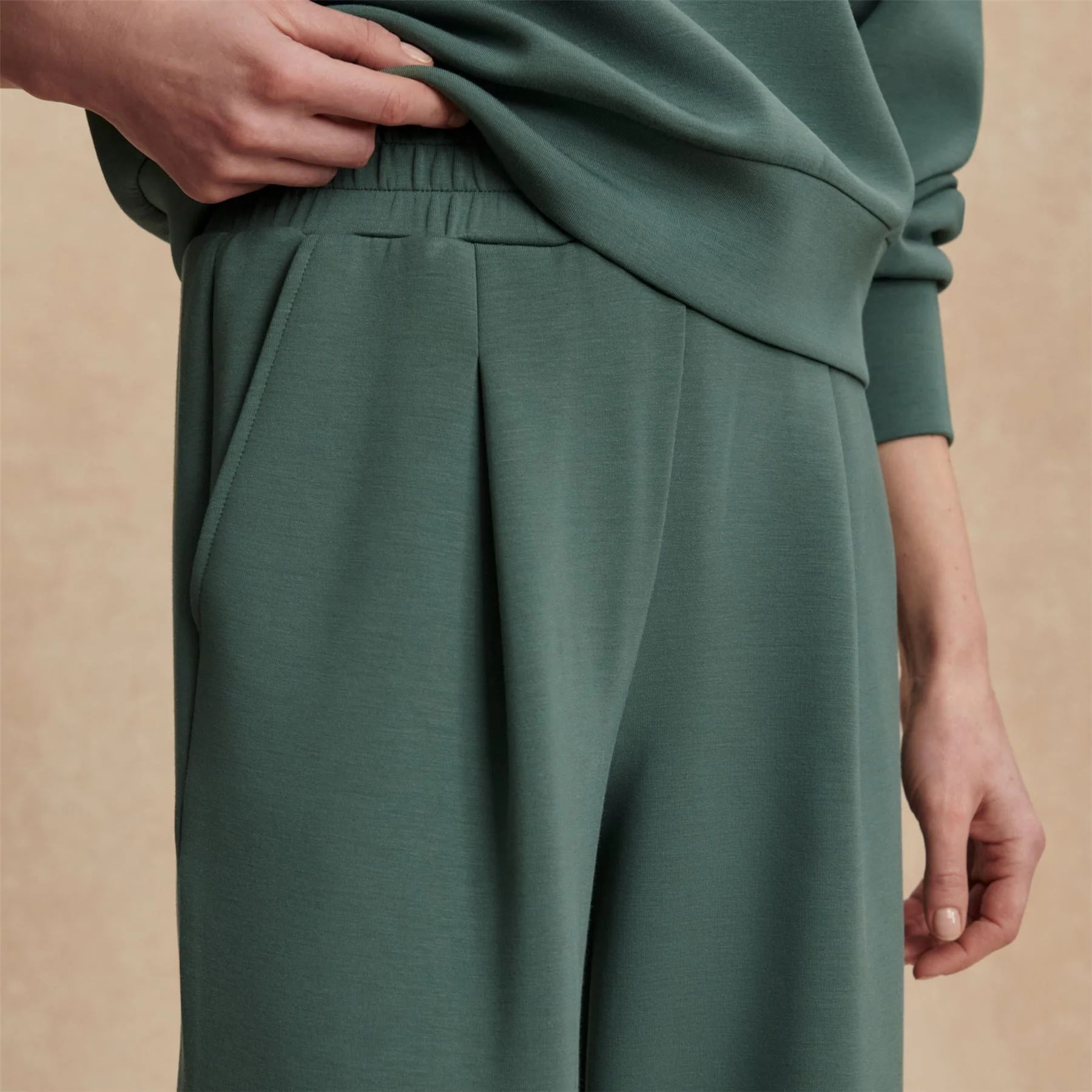 The Extra Wide Leg 29.5 Inch Trousers Dark Forest - Image 5